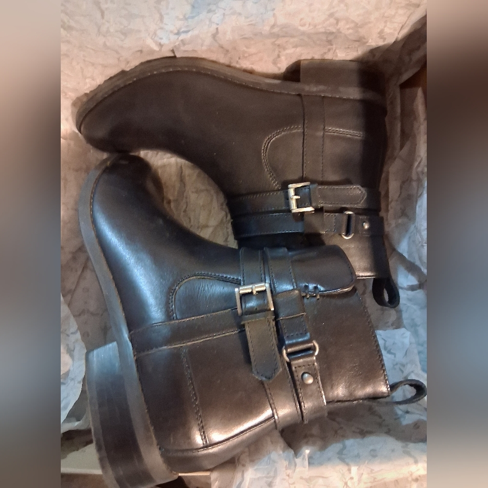 Clark's Shoes Size 7